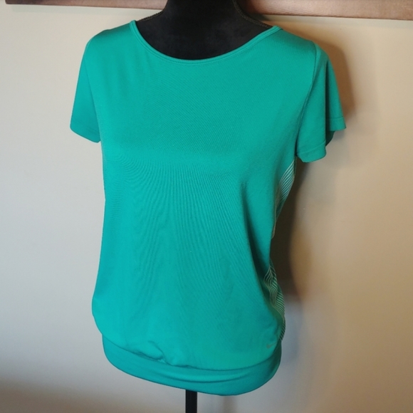 Nike Top - Picture 2 of 5